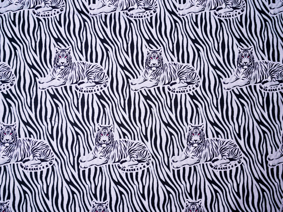 Tiger print unstitched fabric for men